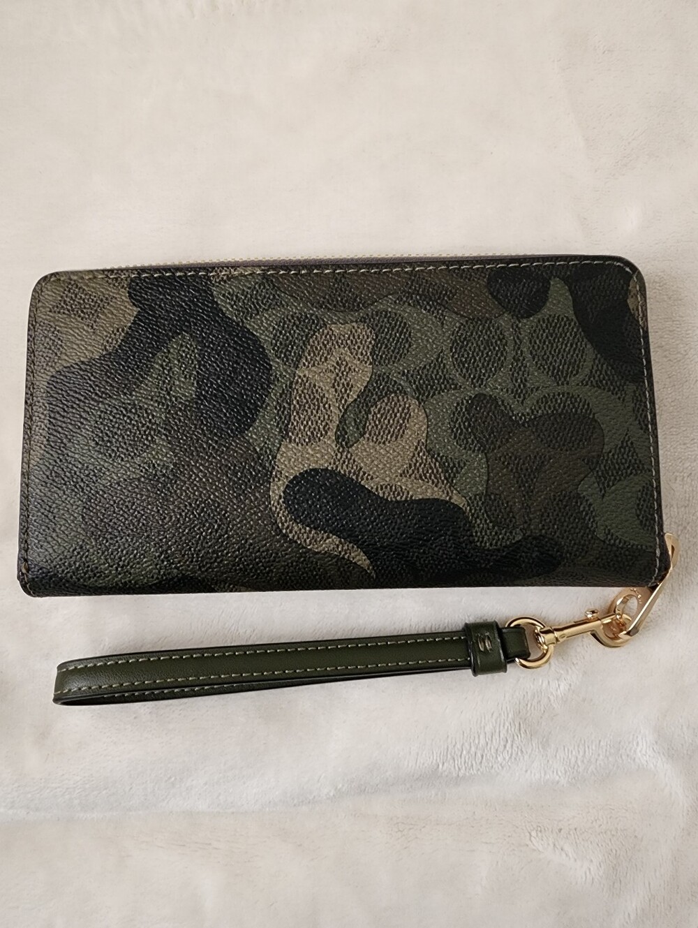 Coach Green Camo Dark Signature Zip Wallet - Picture 2 of 3